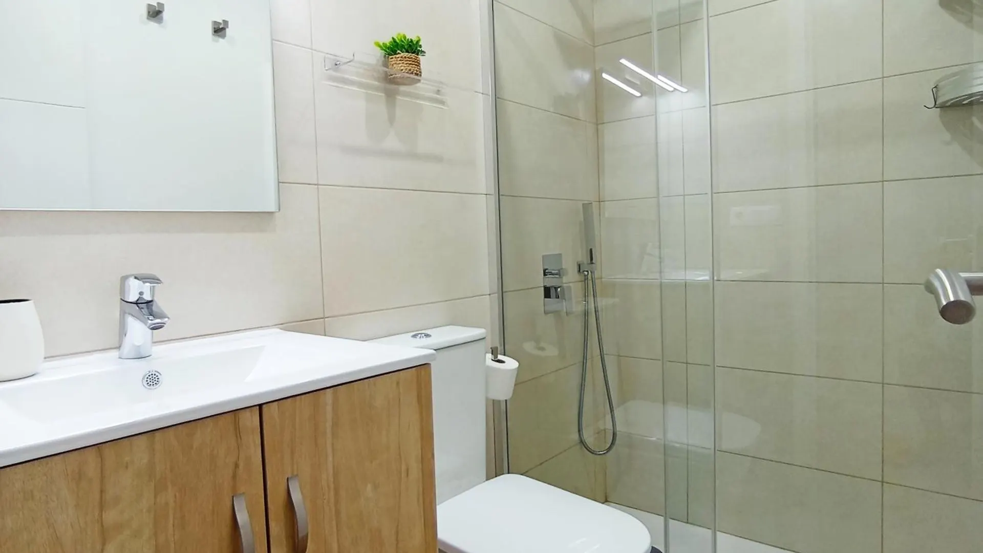Cozy-Central Apartment4 Los Cristianos  Spain
